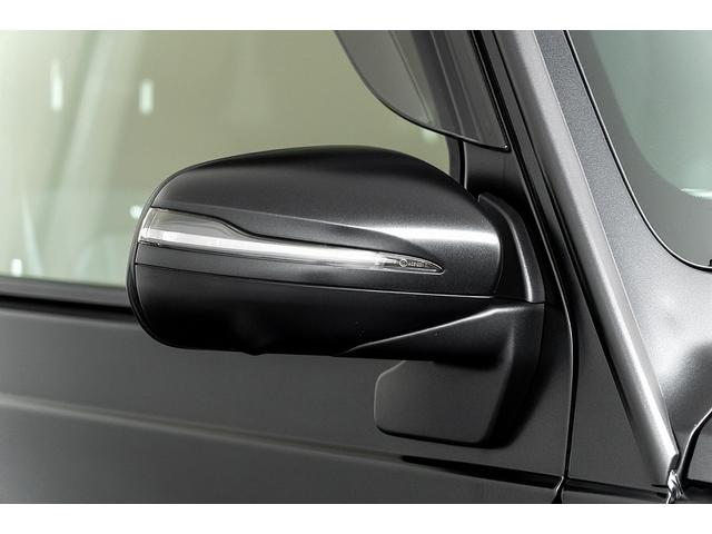 Gクラス G63 正規D車 左H ナイトPKG BRABUSカーボンボンネット/Fリップ/カーボンルーフスポイラー/左右4本出マフラー/23inAW Fプロテクションフィルム 電動サイドステップ デジタルインナーミラー(19枚目)