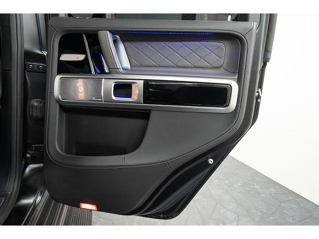 Gクラス G63 正規D車 左H ナイトPKG BRABUSカーボンボンネット/Fリップ/カーボンルーフスポイラー/左右4本出マフラー/23inAW Fプロテクションフィルム 電動サイドステップ デジタルインナーミラー(49枚目)