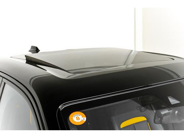 カリナン ブラックバッジ　正規Ｄ車　左Ｈ　コーチライン　専用２２インチＡＷ　パノラマサンルーフ　ビスポークインテリア／ブラック＆フォージイエロー／カーボンインテリア　ピクニックテーブル　リアシアターコンフィギュレーション（17枚目）