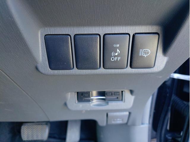 プリウスアルファ Ｇ　チューン　ブラック　アルパイン９インチ大画面ナビ　バックカメラ　ｂｌｕｅｔｏｏｔｈ　社外１７インチアルミ　ＬＥＤヘッド（33枚目）