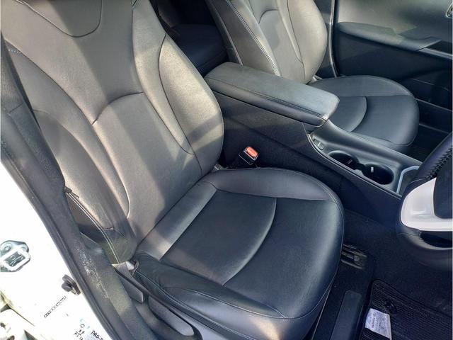 プリウス Ｓツーリングセレクション　アルパイン９インチナビ（15枚目）