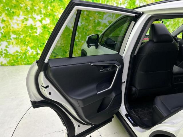 RAV4 4WDハイブリッドG 新品タイヤ/サンルーフ/純正エアロ/保証書/社外 9インチ SDナビ/衝突安全装置/シートヒーター/車線逸脱防止支援システム/シート 合皮/電動バックドア/ドライブレコーダー 社外 フルエアロ 4WD(23枚目)