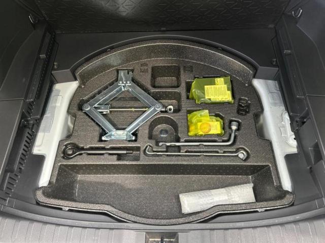 RAV4 4WDハイブリッドG 新品タイヤ/サンルーフ/純正エアロ/保証書/社外 9インチ SDナビ/衝突安全装置/シートヒーター/車線逸脱防止支援システム/シート 合皮/電動バックドア/ドライブレコーダー 社外 フルエアロ 4WD(25枚目)