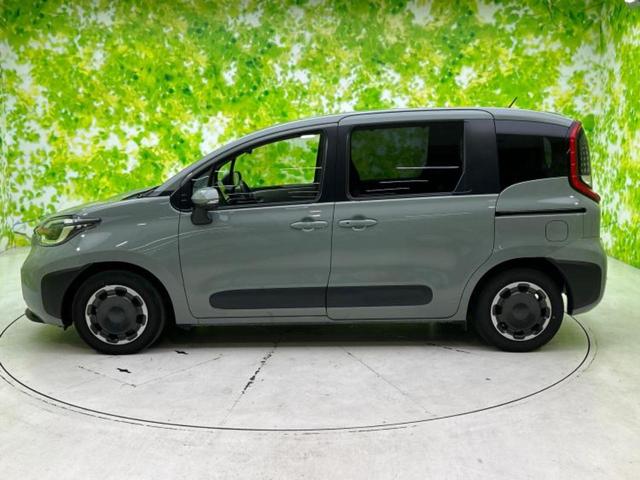 シエンタ ハイブリッドZ 新品タイヤ/保証書/ディスプレイオーディオ+ナビ10.5インチ/衝突安全装置/両側電動スライドドア/パノラミックビューモニター/車線逸脱防止支援システム 衝突被害軽減システム 全周囲カメラ 禁煙車(2枚目)