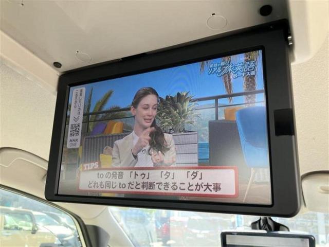 セレナ ハイウェイスターＶアーバンクロム　保証書／純正　１０インチ　ＳＤナビ／フリップダウンモニター　純正　１１インチ／インテリジェントルームミラー／衝突安全装置／両側電動スライドドア／アラウンドビューモニター／車線逸脱防止支援システム（12枚目）