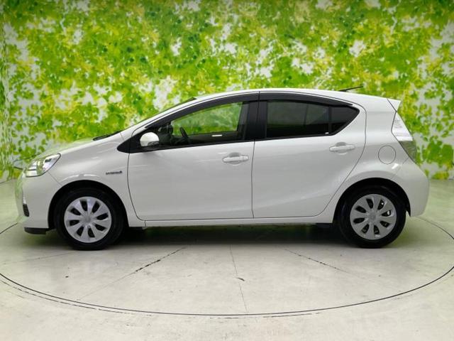 アクア G 新品タイヤ/保証書/純正 SDナビ/シートヒーター 前席/Bluetooth接続/ETC/EBD付ABS/横滑り防止装置/アイドリングストップ/フルセグTV/DVD/エアバッグ 運転席 ワンオーナー(2枚目)