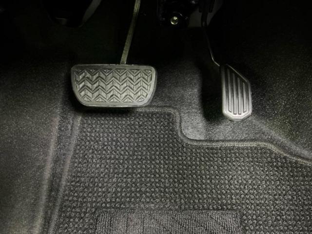 アクア G 新品タイヤ/保証書/純正 SDナビ/シートヒーター 前席/Bluetooth接続/ETC/EBD付ABS/横滑り防止装置/アイドリングストップ/フルセグTV/DVD/エアバッグ 運転席 ワンオーナー(32枚目)