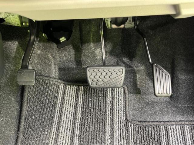 ＷＥＣＡＲＳでは各商談席に大型モニターをご用意しております！見やすい大画面でゆったりと全国の在庫をご覧いただけます！是非ご来店お待ちしております！