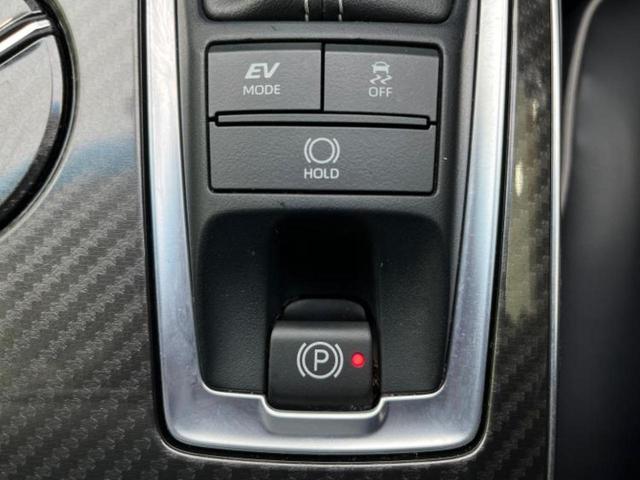 クラウンハイブリッド ＲＳアドバンス　サンルーフ／保証書／純正　８インチ　メモリーナビ／トヨタセーフティセンス／シートヒーター　前席／車線逸脱防止支援システム／シート　フルレザー／ドライブレコーダー　前後／ヘッドランプ　ＬＥＤ　革シート（17枚目）