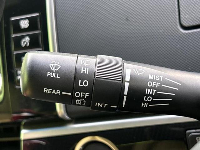 ＷＥＣＡＲＳでは各商談席に大型モニターをご用意しております！見やすい大画面でゆったりと全国の在庫をご覧いただけます！是非ご来店お待ちしております！