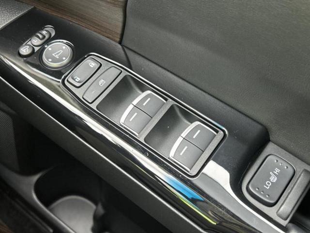 オデッセイハイブリッド eHEVアブソルート・EX 保証書/純正 11インチ メモリーナビ/フリップダウンモニター 純正 12.8インチ/ホンダセンシング/両側電動スライドドア/シートヒーター 全席/マルチビューカメラシステム/シート 合皮 電動シート(32枚目)