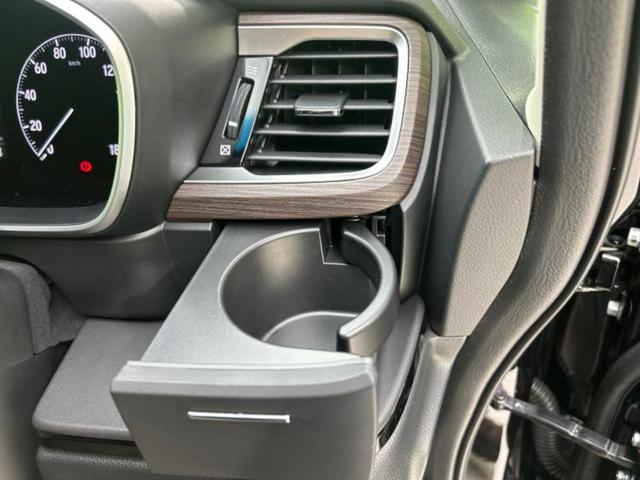 オデッセイハイブリッド eHEVアブソルート・EX 保証書/純正 11インチ メモリーナビ/フリップダウンモニター 純正 12.8インチ/ホンダセンシング/両側電動スライドドア/シートヒーター 全席/マルチビューカメラシステム/シート 合皮 電動シート(36枚目)