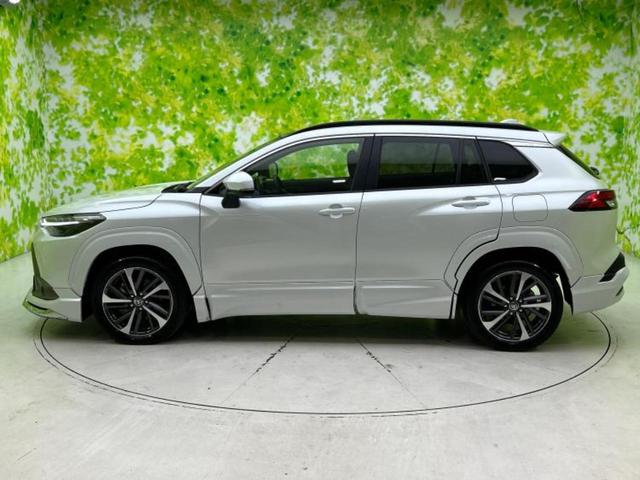 カローラクロス Ｚ　サンルーフ／純正エアロ／保証書／ディスプレイオーディオ＋ナビ／衝突安全装置／シートヒーター　前席／パノラミックビューモニター／車線逸脱防止支援システム／シート　ハーフレザー／電動バックドア　フルエアロ（2枚目）