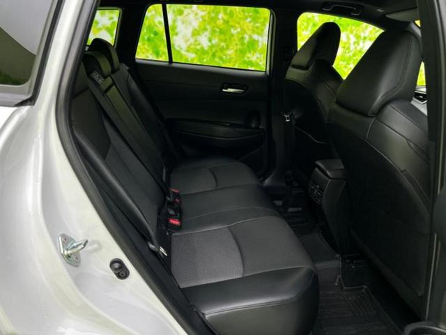 カローラクロス Ｚ　サンルーフ／純正エアロ／保証書／ディスプレイオーディオ＋ナビ／衝突安全装置／シートヒーター　前席／パノラミックビューモニター／車線逸脱防止支援システム／シート　ハーフレザー／電動バックドア　フルエアロ（5枚目）