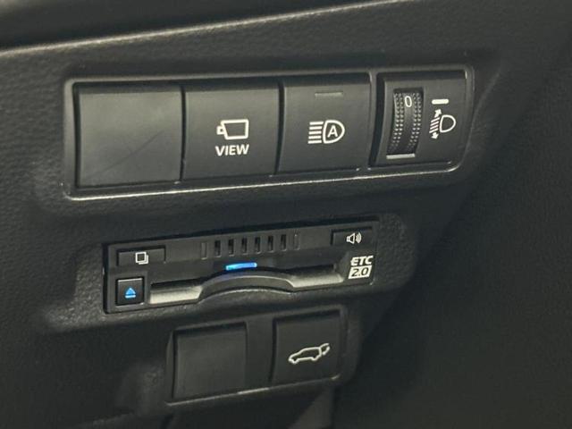 カローラクロス Ｚ　サンルーフ／純正エアロ／保証書／ディスプレイオーディオ＋ナビ／衝突安全装置／シートヒーター　前席／パノラミックビューモニター／車線逸脱防止支援システム／シート　ハーフレザー／電動バックドア　フルエアロ（13枚目）