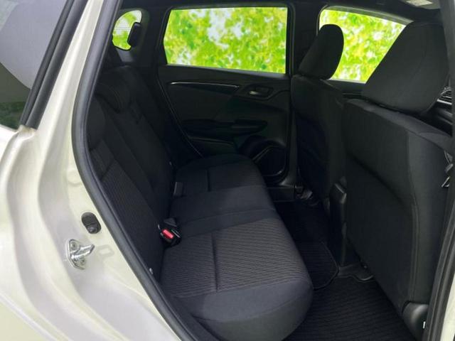 フィットハイブリッド ハイブリッド・Ｓホンダセンシング　新品タイヤ／保証書／純正　メモリーナビ／ホンダセンシング／車線逸脱防止支援システム／ヘッドランプ　ＬＥＤ／ＵＳＢジャック／Ｂｌｕｅｔｏｏｔｈ接続／ＥＴＣ／横滑り防止装置／クルーズコントロール（5枚目）