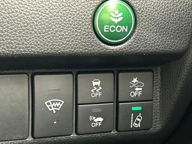 フィットハイブリッド ハイブリッド・Ｓホンダセンシング　新品タイヤ／保証書／純正　メモリーナビ／ホンダセンシング／車線逸脱防止支援システム／ヘッドランプ　ＬＥＤ／ＵＳＢジャック／Ｂｌｕｅｔｏｏｔｈ接続／ＥＴＣ／横滑り防止装置／クルーズコントロール（14枚目）