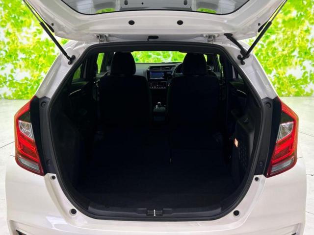 フィットハイブリッド ハイブリッド・Ｓホンダセンシング　新品タイヤ／保証書／純正　メモリーナビ／ホンダセンシング／車線逸脱防止支援システム／ヘッドランプ　ＬＥＤ／ＵＳＢジャック／Ｂｌｕｅｔｏｏｔｈ接続／ＥＴＣ／横滑り防止装置／クルーズコントロール（19枚目）