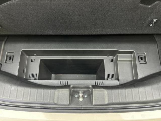 フィットハイブリッド ハイブリッド・Ｓホンダセンシング　新品タイヤ／保証書／純正　メモリーナビ／ホンダセンシング／車線逸脱防止支援システム／ヘッドランプ　ＬＥＤ／ＵＳＢジャック／Ｂｌｕｅｔｏｏｔｈ接続／ＥＴＣ／横滑り防止装置／クルーズコントロール（25枚目）