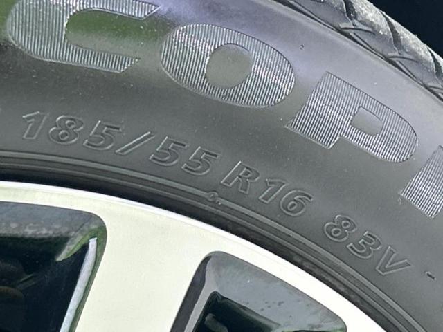 フィットハイブリッド ハイブリッド・Ｓホンダセンシング　新品タイヤ／保証書／純正　メモリーナビ／ホンダセンシング／車線逸脱防止支援システム／ヘッドランプ　ＬＥＤ／ＵＳＢジャック／Ｂｌｕｅｔｏｏｔｈ接続／ＥＴＣ／横滑り防止装置／クルーズコントロール（52枚目）