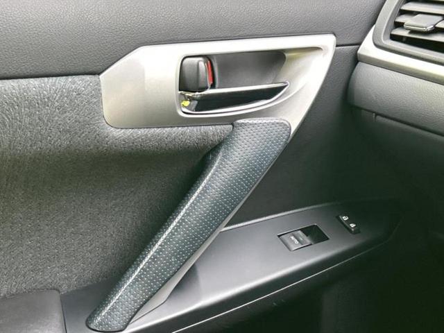 CT CT200h 新品タイヤ/純正 SDナビ/シートヒーター 前席/USBジャック/Bluetooth接続/ETC/EBD付ABS/横滑り防止装置/アイドリングストップ/バックモニター/フルセグTV/DVD DVD再生(26枚目)