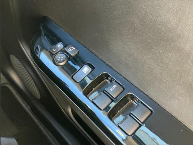 アルトワークス ４ＷＤヒョウジュン　新品タイヤ／保証書／純正　ＳＤナビ／ヘッドランプ　ＨＩＤ／Ｂｌｕｅｔｏｏｔｈ接続／ＥＴＣ／ＥＢＤ付ＡＢＳ／横滑り防止装置／ワンセグＴＶ／ＤＶＤ／エアバッグ　運転席／エアバッグ　助手席　４ＷＤ（15枚目）