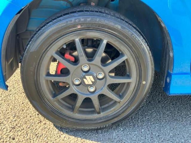 アルトワークス ４ＷＤヒョウジュン　新品タイヤ／保証書／純正　ＳＤナビ／ヘッドランプ　ＨＩＤ／Ｂｌｕｅｔｏｏｔｈ接続／ＥＴＣ／ＥＢＤ付ＡＢＳ／横滑り防止装置／ワンセグＴＶ／ＤＶＤ／エアバッグ　運転席／エアバッグ　助手席　４ＷＤ（18枚目）
