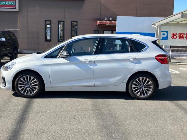 ２シリーズ ２１８ｄアクティブツアラーラグジュアリー　新品タイヤ／保証書／純正　ＳＤナビ／衝突安全装置／シートヒーター　前席／車線逸脱防止支援システム／シート　フルレザー／電動バックドア／ヘッドランプ　ＬＥＤ／ＵＳＢジャック／Ｂｌｕｅｔｏｏｔｈ接続（2枚目）