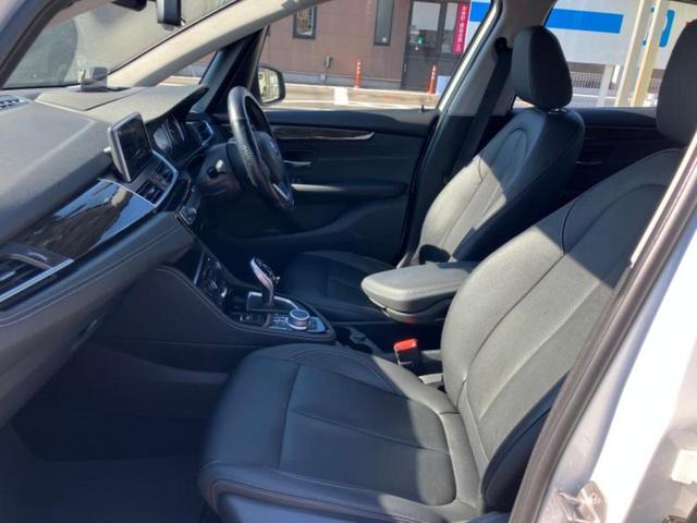 ２シリーズ ２１８ｄアクティブツアラーラグジュアリー　新品タイヤ／保証書／純正　ＳＤナビ／衝突安全装置／シートヒーター　前席／車線逸脱防止支援システム／シート　フルレザー／電動バックドア／ヘッドランプ　ＬＥＤ／ＵＳＢジャック／Ｂｌｕｅｔｏｏｔｈ接続（5枚目）