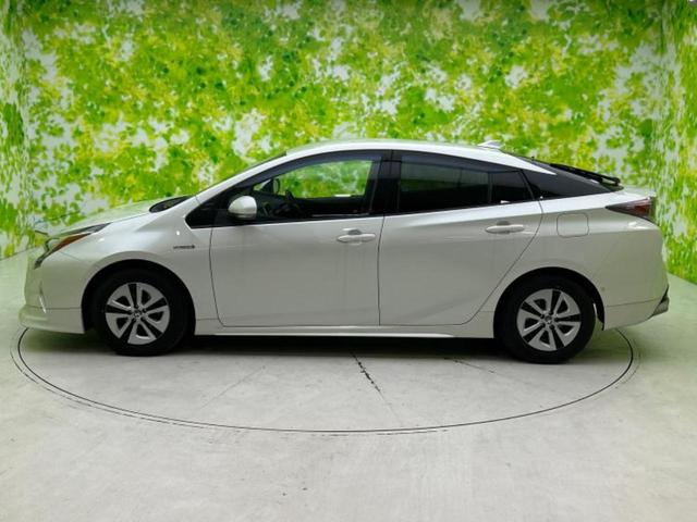 プリウス Ａプレミアム　エアロ／保証書／純正　９インチ　ＳＤナビ／衝突安全装置／シートヒーター／車線逸脱防止支援システム／シート　フルレザー／パーキングアシスト　バックガイド／パーキングアシスト　自動操舵　革シート　ＥＴＣ（2枚目）