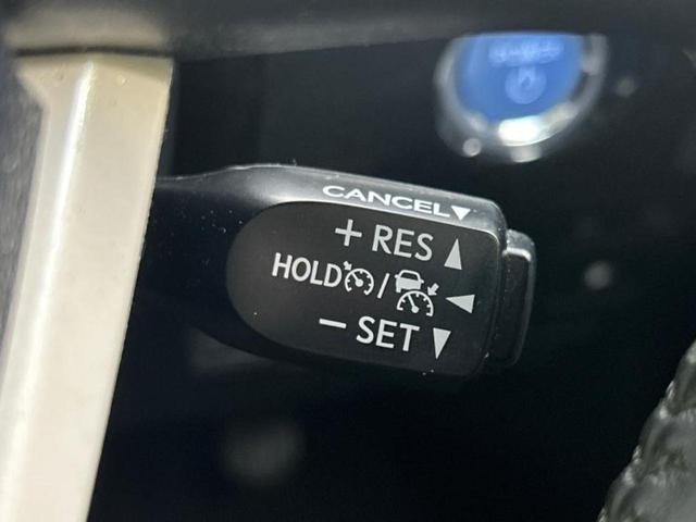 プリウス Ａプレミアム　エアロ／保証書／純正　９インチ　ＳＤナビ／衝突安全装置／シートヒーター／車線逸脱防止支援システム／シート　フルレザー／パーキングアシスト　バックガイド／パーキングアシスト　自動操舵　革シート　ＥＴＣ（13枚目）