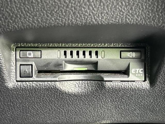 プリウス Ａプレミアム　エアロ／保証書／純正　９インチ　ＳＤナビ／衝突安全装置／シートヒーター／車線逸脱防止支援システム／シート　フルレザー／パーキングアシスト　バックガイド／パーキングアシスト　自動操舵　革シート　ＥＴＣ（16枚目）