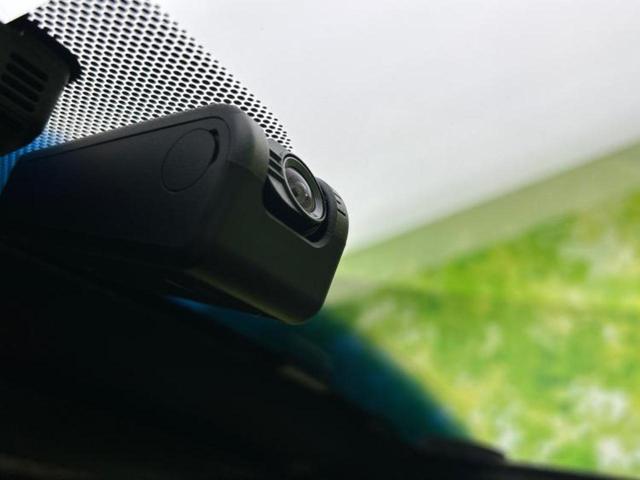 ハリアー プレミアム　保証書／純正　９インチ　ＳＤナビ／車線逸脱防止支援システム／シート　ハーフレザー／電動バックドア／ヘッドランプ　ＬＥＤ／ＥＴＣ／ＥＢＤ付ＡＢＳ／横滑り防止装置／アイドリングストップ／フルセグＴＶ（18枚目）