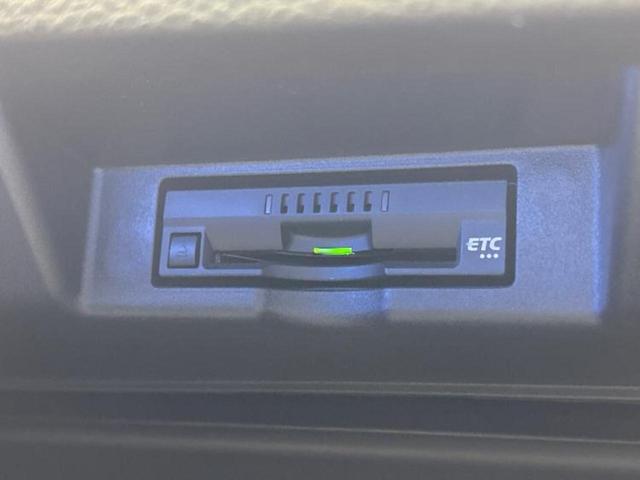 ハリアー プレミアム　保証書／純正　９インチ　ＳＤナビ／車線逸脱防止支援システム／シート　ハーフレザー／電動バックドア／ヘッドランプ　ＬＥＤ／ＥＴＣ／ＥＢＤ付ＡＢＳ／横滑り防止装置／アイドリングストップ／フルセグＴＶ（34枚目）