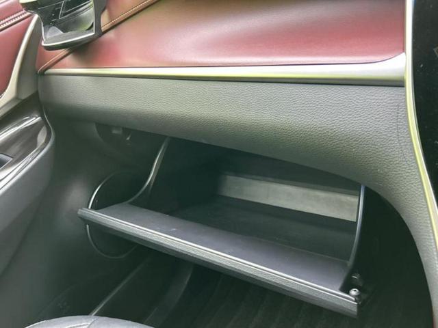 ハリアー プレミアム　保証書／純正　９インチ　ＳＤナビ／車線逸脱防止支援システム／シート　ハーフレザー／電動バックドア／ヘッドランプ　ＬＥＤ／ＥＴＣ／ＥＢＤ付ＡＢＳ／横滑り防止装置／アイドリングストップ／フルセグＴＶ（35枚目）