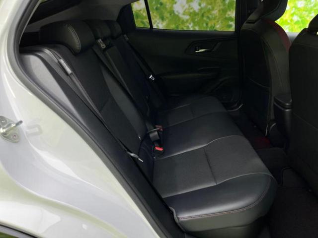 プリウス ４ＷＤ　Ｚ　新品タイヤ／ガラスルーフ／保証書／純正　１１．６インチ　ＳＤナビ／デジタルインナーミラー／衝突安全装置／エアーシート　前席／全方位モニター／車線逸脱防止支援システム／シート　合皮　衝突被害軽減システム（5枚目）