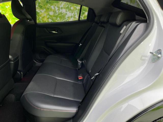 プリウス ４ＷＤ　Ｚ　新品タイヤ／ガラスルーフ／保証書／純正　１１．６インチ　ＳＤナビ／デジタルインナーミラー／衝突安全装置／エアーシート　前席／全方位モニター／車線逸脱防止支援システム／シート　合皮　衝突被害軽減システム（7枚目）