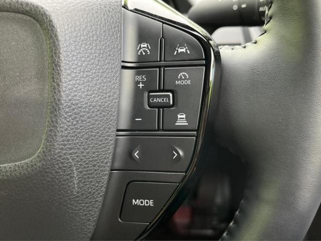 プリウス ４ＷＤ　Ｚ　新品タイヤ／ガラスルーフ／保証書／純正　１１．６インチ　ＳＤナビ／デジタルインナーミラー／衝突安全装置／エアーシート　前席／全方位モニター／車線逸脱防止支援システム／シート　合皮　衝突被害軽減システム（13枚目）