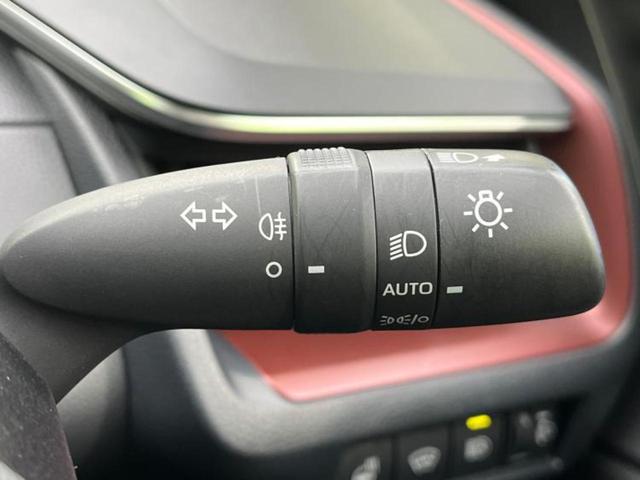 プリウス ４ＷＤ　Ｚ　新品タイヤ／ガラスルーフ／保証書／純正　１１．６インチ　ＳＤナビ／デジタルインナーミラー／衝突安全装置／エアーシート　前席／全方位モニター／車線逸脱防止支援システム／シート　合皮　衝突被害軽減システム（29枚目）