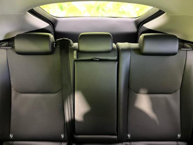 プリウス ４ＷＤ　Ｚ　新品タイヤ／ガラスルーフ／保証書／純正　１１．６インチ　ＳＤナビ／デジタルインナーミラー／衝突安全装置／エアーシート　前席／全方位モニター／車線逸脱防止支援システム／シート　合皮　衝突被害軽減システム（41枚目）