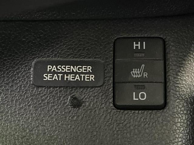 プリウス Ｓツーリングセレクション　新品タイヤ／保証書／純正　９インチ　ＳＤナビ／シートヒーター／シート　合皮／ヘッドランプ　ＬＥＤ／ＥＴＣ／ＥＢＤ付ＡＢＳ／横滑り防止装置／アイドリングストップ／地上波デジタルチューナー　記録簿（18枚目）