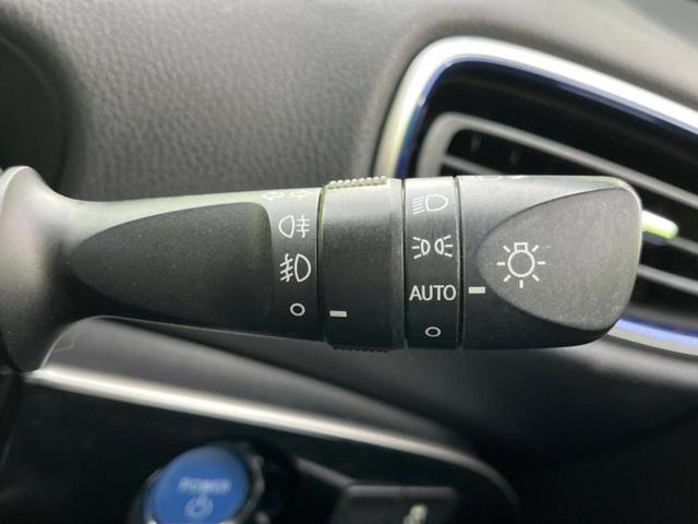 プリウス Ｓツーリングセレクション　新品タイヤ／保証書／純正　９インチ　ＳＤナビ／シートヒーター／シート　合皮／ヘッドランプ　ＬＥＤ／ＥＴＣ／ＥＢＤ付ＡＢＳ／横滑り防止装置／アイドリングストップ／地上波デジタルチューナー　記録簿（21枚目）