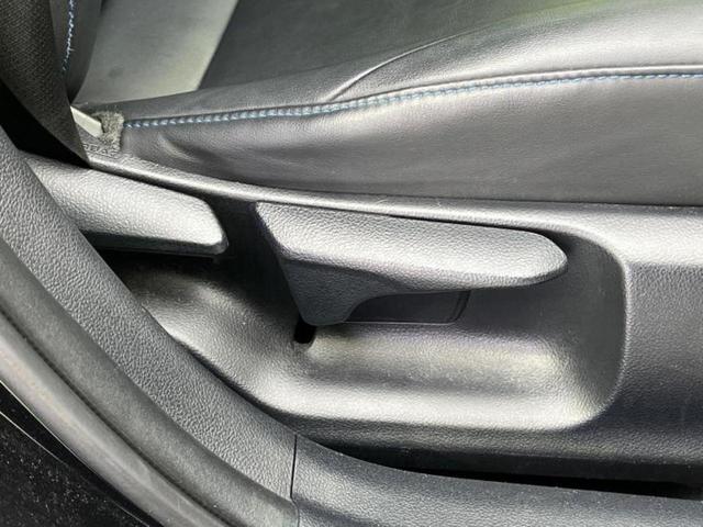 プリウス Ｓツーリングセレクション　新品タイヤ／保証書／純正　９インチ　ＳＤナビ／シートヒーター／シート　合皮／ヘッドランプ　ＬＥＤ／ＥＴＣ／ＥＢＤ付ＡＢＳ／横滑り防止装置／アイドリングストップ／地上波デジタルチューナー　記録簿（24枚目）