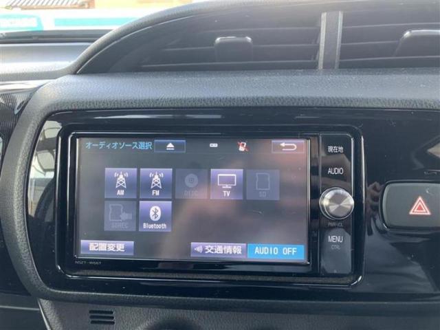 ヴィッツ Ｆセーフティエディション　新品タイヤ／保証書／純正　ＳＤナビ／衝突安全装置／車線逸脱防止支援システム／ドライブレコーダー　社外／ヘッドランプ　ＬＥＤ／Ｂｌｕｅｔｏｏｔｈ接続／ＥＢＤ付ＡＢＳ／横滑り防止装置／バックモニター（10枚目）