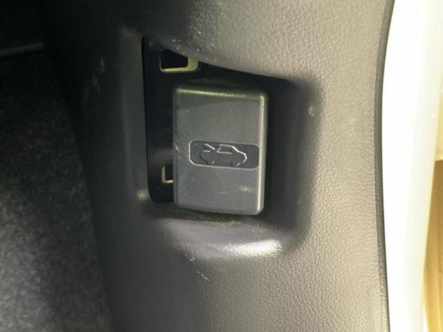 スペーシア ハイブリッドG 保証書/横滑り防止装置/アイドリングストップ/禁煙車/パワーウインドウ/キーレススタートシステム/オートエアコン/パワーステアリング/オートライト/取扱説明書/アクセサリーソケット(33枚目)