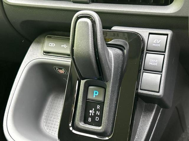 シエンタ ハイブリッドＺ　保証書／ディスプレイオーディオ＋ナビ１０インチ／衝突安全装置／両側電動スライドドア／車線逸脱防止支援システム／ヘッドランプ　ＬＥＤ／ＥＴＣ／ＥＢＤ付ＡＢＳ／横滑り防止装置　衝突被害軽減システム（16枚目）