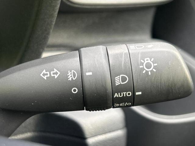 シエンタ ハイブリッドＺ　保証書／ディスプレイオーディオ＋ナビ１０インチ／衝突安全装置／両側電動スライドドア／車線逸脱防止支援システム／ヘッドランプ　ＬＥＤ／ＥＴＣ／ＥＢＤ付ＡＢＳ／横滑り防止装置　衝突被害軽減システム（32枚目）