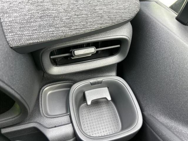 シエンタ ハイブリッドＺ　保証書／ディスプレイオーディオ＋ナビ１０インチ／衝突安全装置／両側電動スライドドア／車線逸脱防止支援システム／ヘッドランプ　ＬＥＤ／ＥＴＣ／ＥＢＤ付ＡＢＳ／横滑り防止装置　衝突被害軽減システム（33枚目）