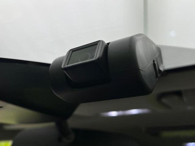 シエンタ ハイブリッドＧクエロ　新品タイヤ／保証書／純正　ＳＤナビ／フリップダウンモニター／衝突安全装置／両側電動スライドドア／車線逸脱防止支援システム／シート　合皮／ヘッドランプ　ＬＥＤ／ＥＴＣ／ＥＢＤ付ＡＢＳ／横滑り防止装置（16枚目）