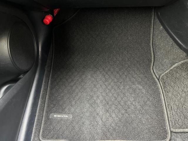 シエンタ ハイブリッドＧクエロ　新品タイヤ／保証書／純正　ＳＤナビ／フリップダウンモニター／衝突安全装置／両側電動スライドドア／車線逸脱防止支援システム／シート　合皮／ヘッドランプ　ＬＥＤ／ＥＴＣ／ＥＢＤ付ＡＢＳ／横滑り防止装置（35枚目）